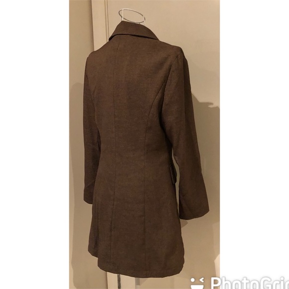 Size 8 ladies brown suit jacket. - Picture 4 of 6